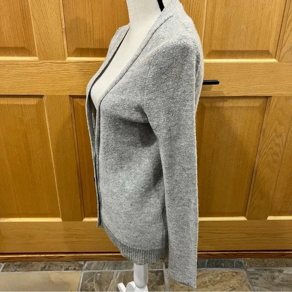 Gap Women's Shimmer Metallic Wool Blend Cardigan Sweater Silver Size Small - Picture 4 of 11